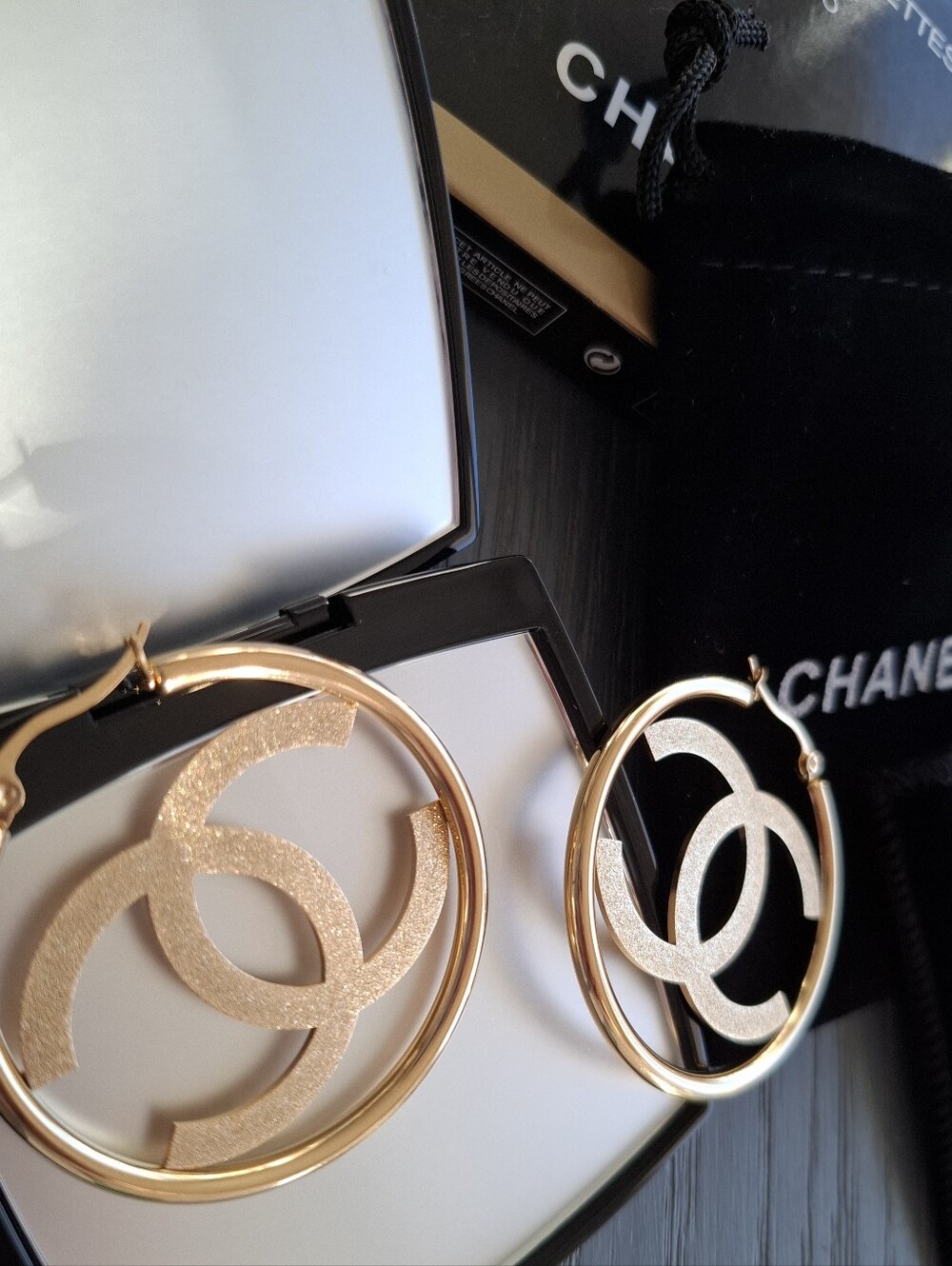 Auth.Chanel Earr/mirror Set